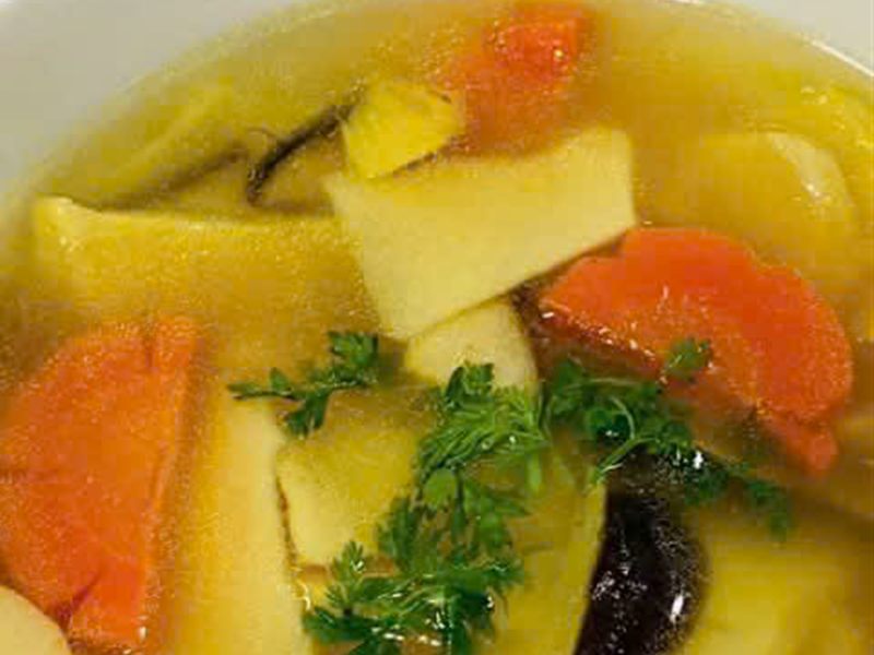Canh măng chua dứa